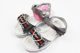 Босоніжки для дівчинки (26-28 розмір)