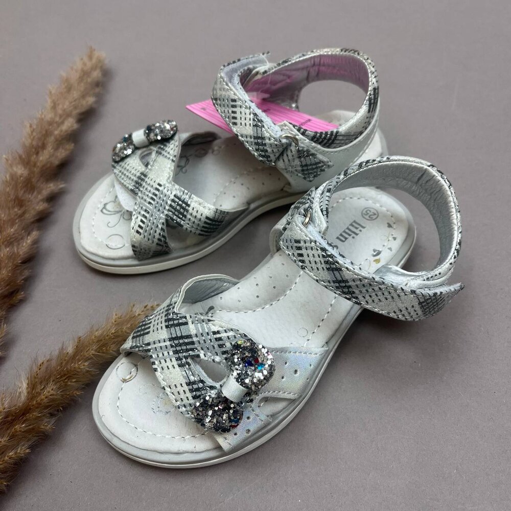 Босоніжки для дівчинки (25-27 розмір)