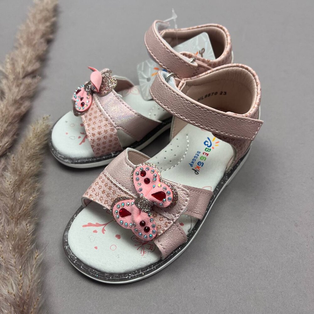 Босоніжки для дівчинки (21-24 розмір)