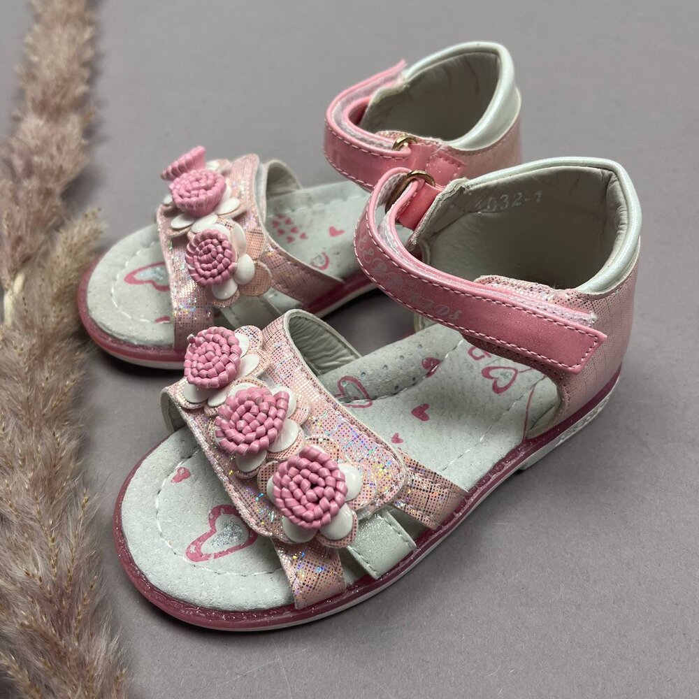 Босоножки для девочки (23 размер)