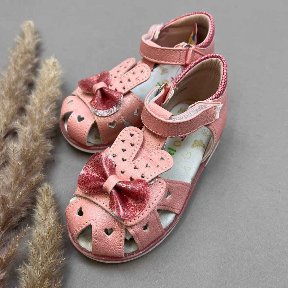 Босоножки для девочки (23-24 размер)