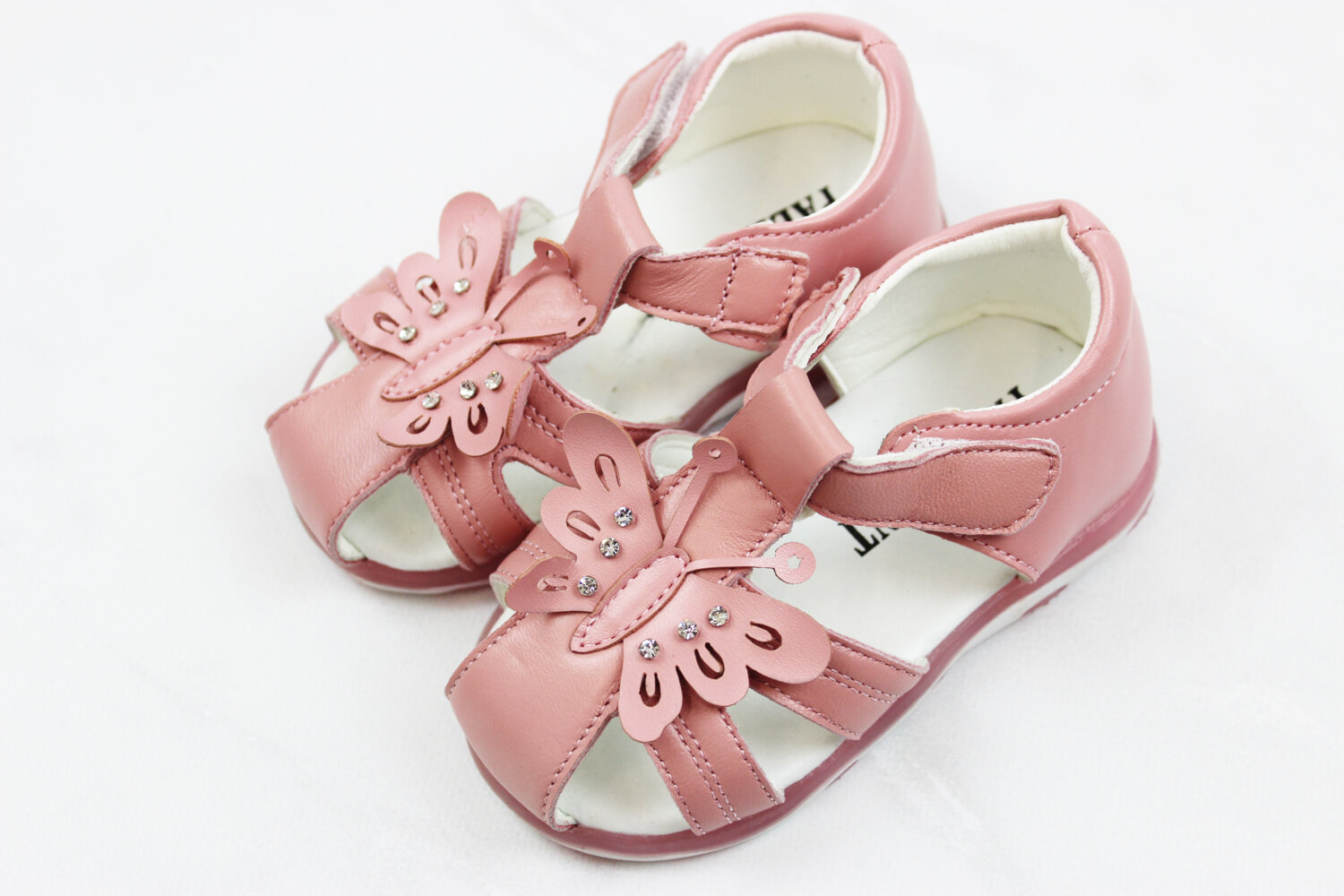 Босоножки для девочки (18 размер)