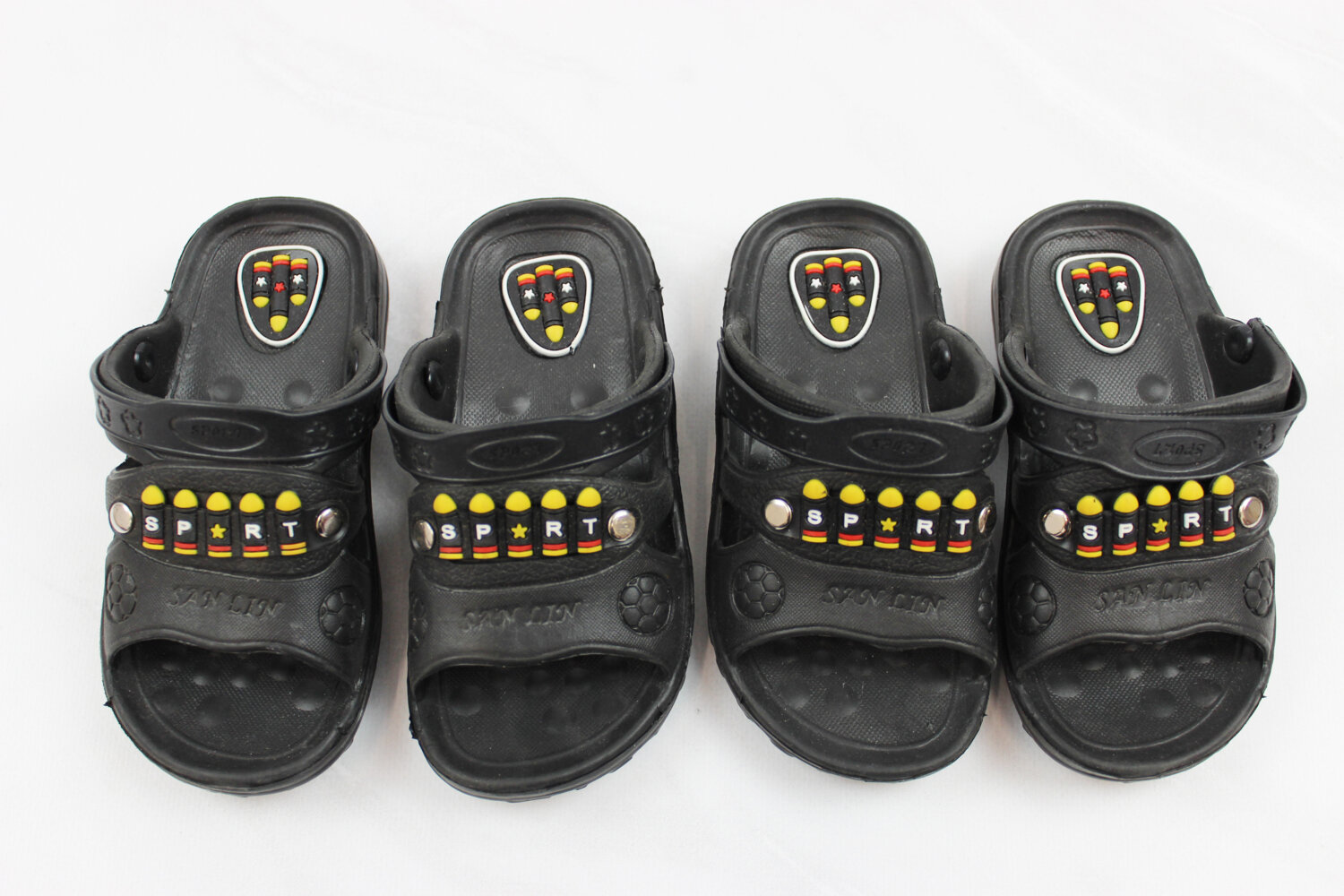 Шлепанцы для мальчика (24 размер)